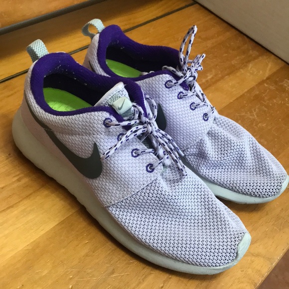Nike Roshe Run Purple Mesh - Picture 2 of 8